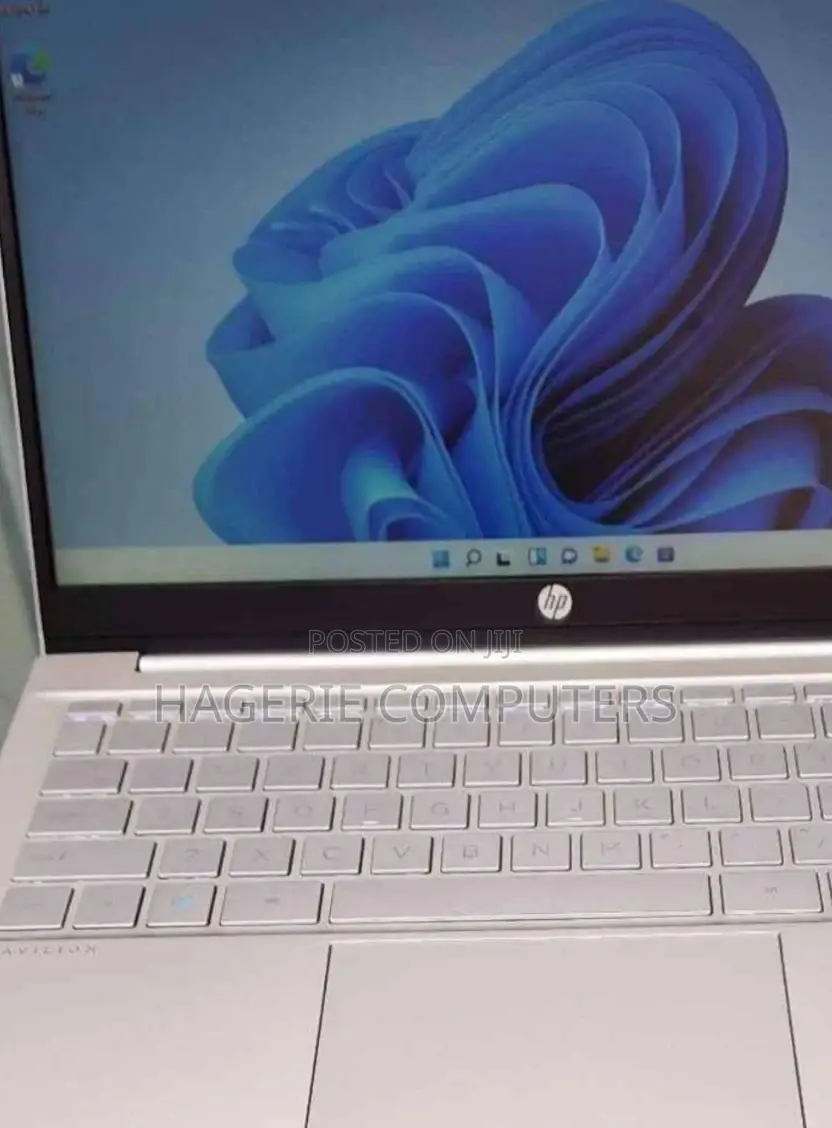 New Laptop HP Pavilion 14-Ce3064st 16GB AMD Ryzen 7 SSD 512GB