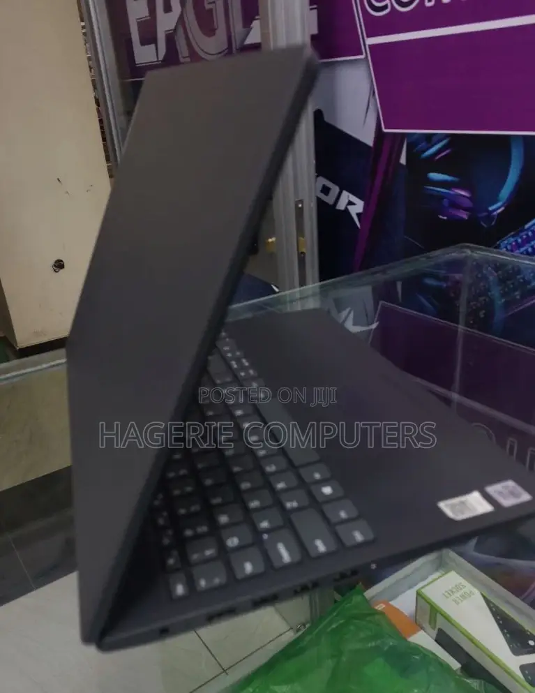 New Laptop Lenovo Ideapad 3 8GB HDD 1T