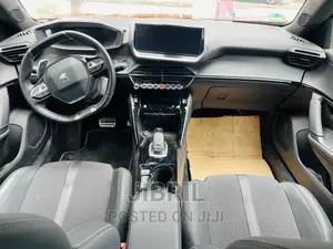 New Peugeot 2008 2022 Orange