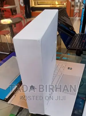 New Laptop Apple MacBook Air 2022 M2 8GB Intel Core I5 SSD 256GB