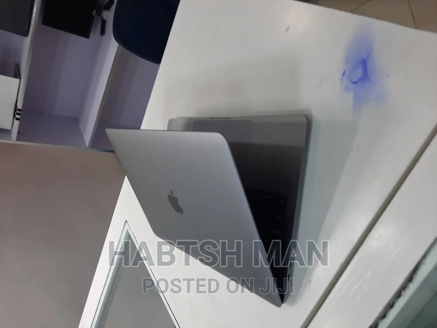 New Laptop Apple MacBook Pro 2020 16GB Intel Core I5 SSD 1T