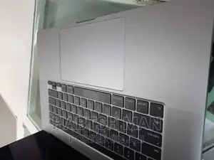 New Laptop Apple MacBook Pro 2019 16GB Intel Core I7 SSD 512GB