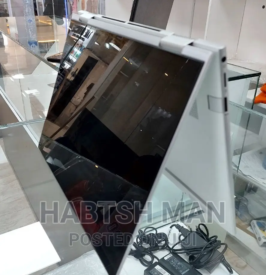 New Laptop HP Envy X360 8GB Intel Core I7 SSD 512GB