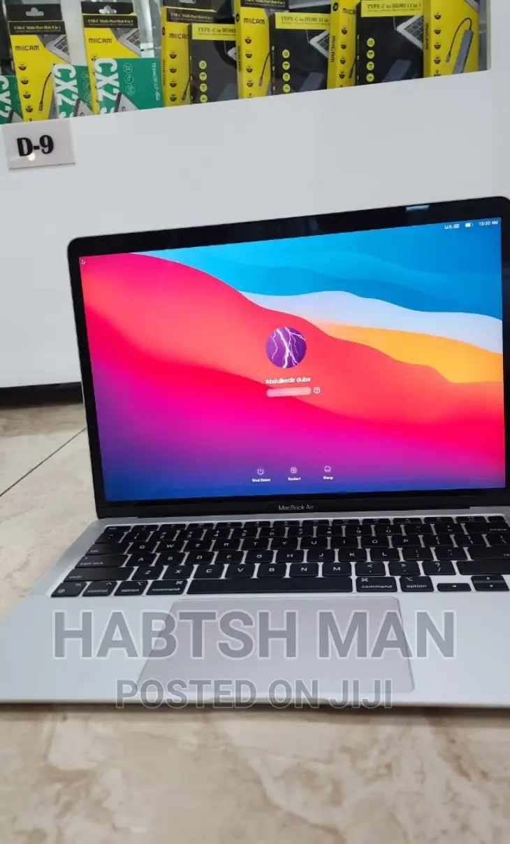 New Laptop Apple MacBook Air 2020 M1 8GB Apple M1 SSD 256GB