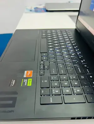 New Laptop HP Omen 15 16GB AMD Ryzen 7 SSD 1T