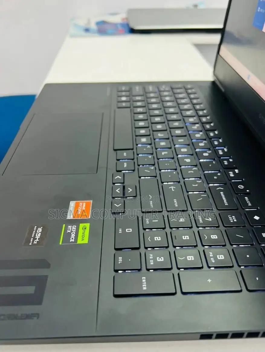 New Laptop HP Omen 15 16GB AMD Ryzen 7 SSD 1T