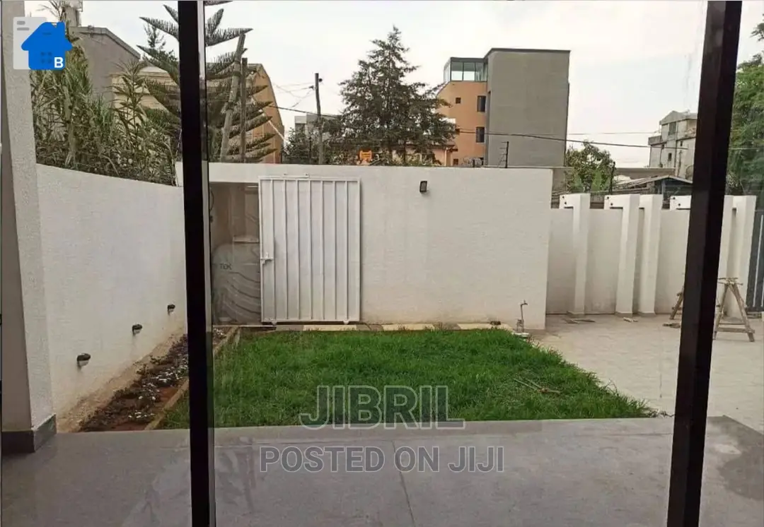 የሚሸጥ ቤት #ገርድ_ሾላ አከባቢ