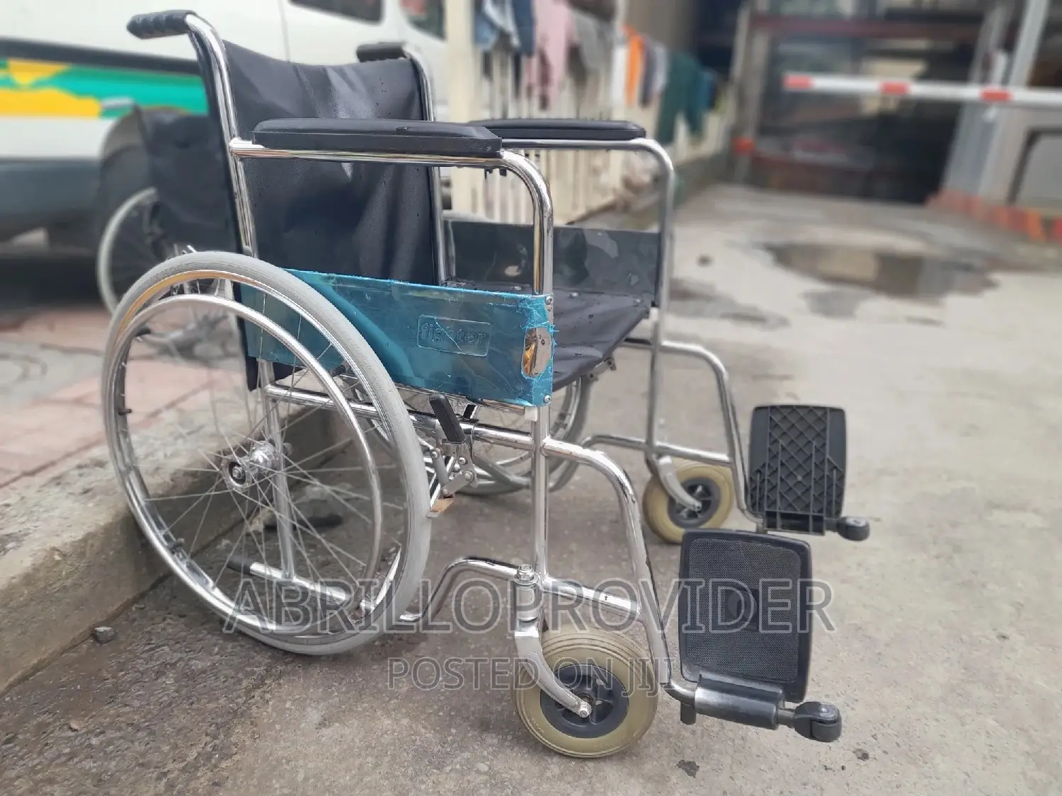 Slightly Used Wheel Chair Kh9