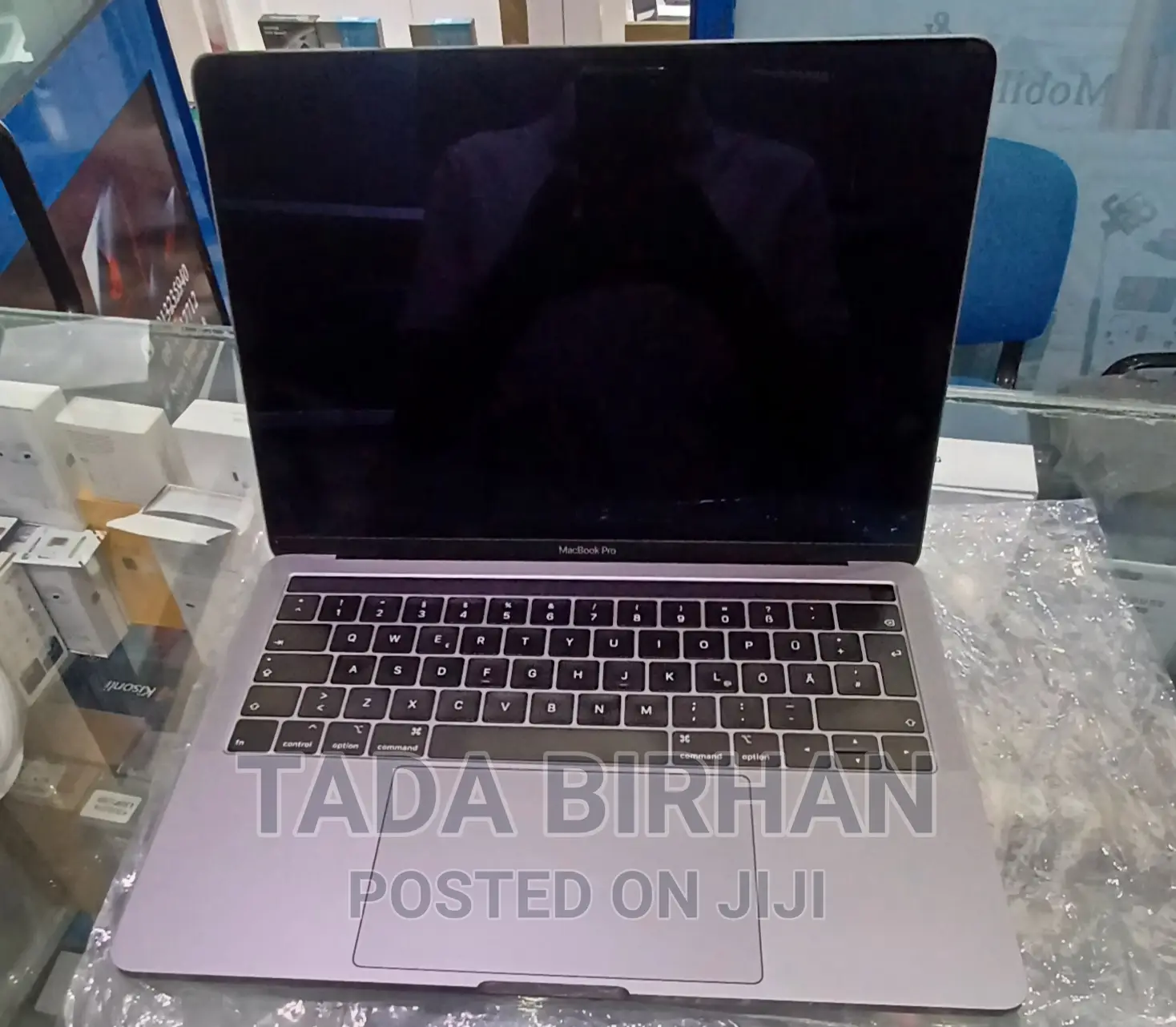 New Laptop Apple MacBook Pro 2019 8GB Intel Core I5 SSD 256GB