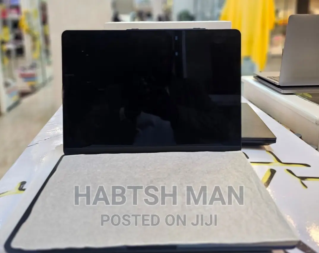 New Laptop Apple MacBook Air 8GB Apple M2 SSD 256GB