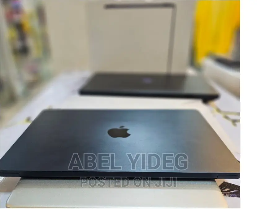 New Laptop Apple MacBook Air 2022 M2 8GB Apple M2 SSD 256GB