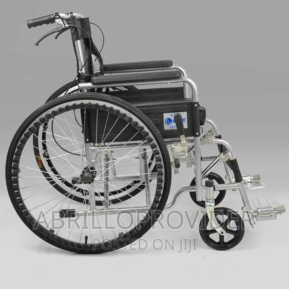 የራሱ ፖፖ ያለው አልሙኒየም ዌልቸር Commode Wheelchair