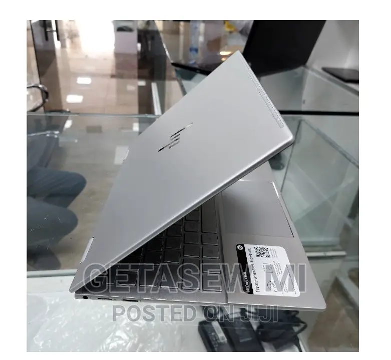 New Laptop HP Envy X360 8GB Intel Core I7 SSD 512GB