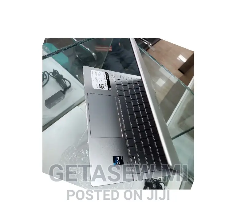 New Laptop HP Envy X360 8GB Intel Core I7 SSD 512GB