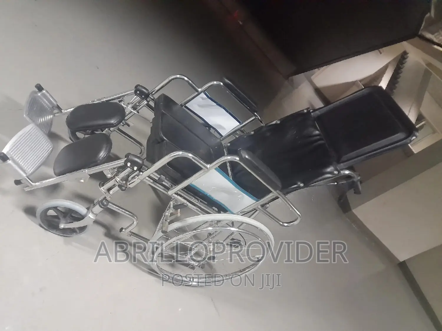 Second Hand MULTIFUNCTIONAL WHEELCHAIR
