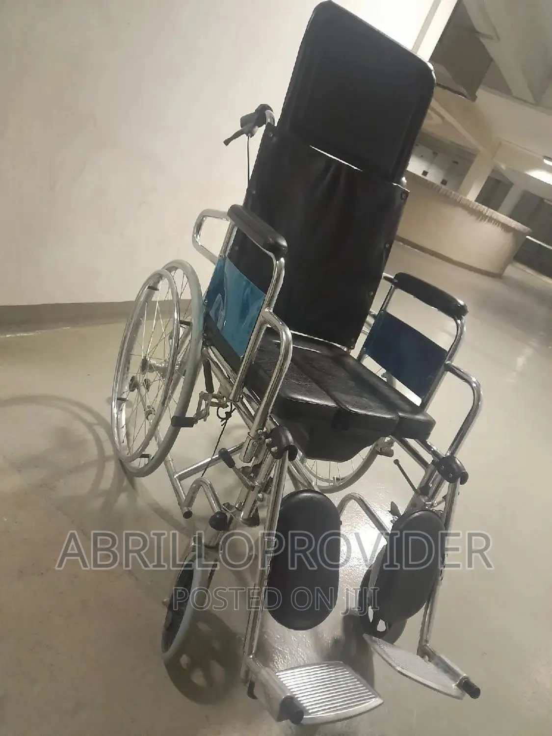 ለታካሚዎች የሚሆኑ በመጠኑ ያገለገለ Multifunctional Wheelchair
