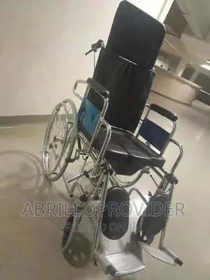 ለታካሚዎች የሚሆኑ በመጠኑ ያገለገለ Multifunctional Wheelchair