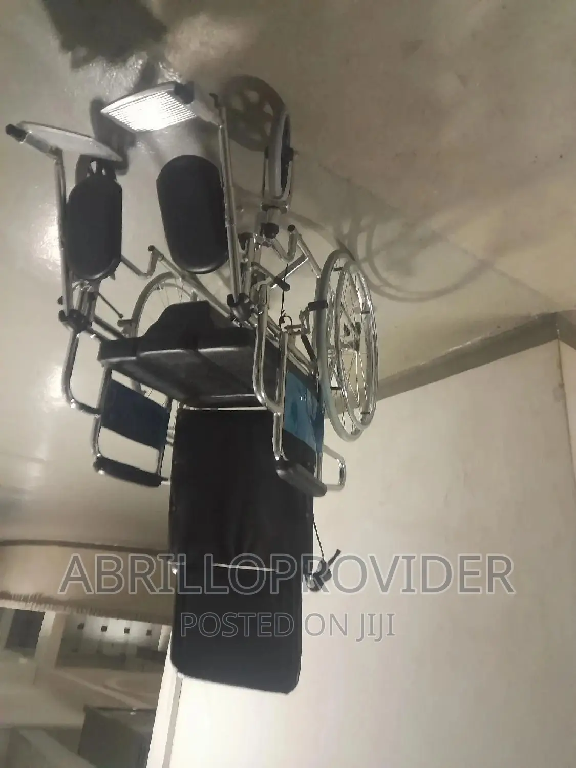 ለታካሚዎች የሚሆኑ በመጠኑ ያገለገለ Multifunctional Wheelchair