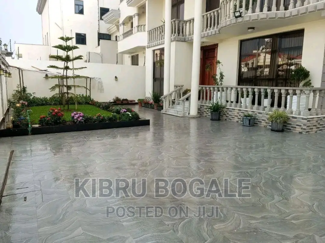 7bdrm House in Ayat, Bole for sale