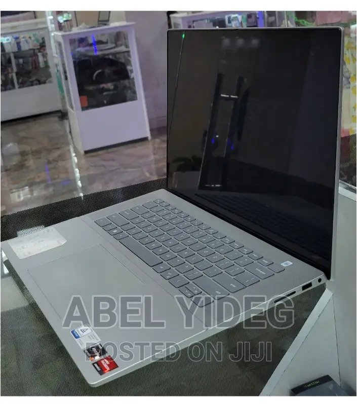 New Laptop Dell 16GB AMD Ryzen 7 SSD 1T