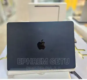 New Laptop Apple MacBook Air 2022 M2 8GB Apple M2 SSD 256GB