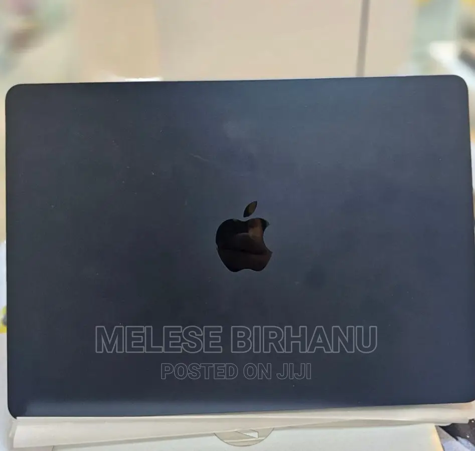 New Laptop Apple MacBook Air 2022 M2 8GB Intel Core I7 SSD 256GB