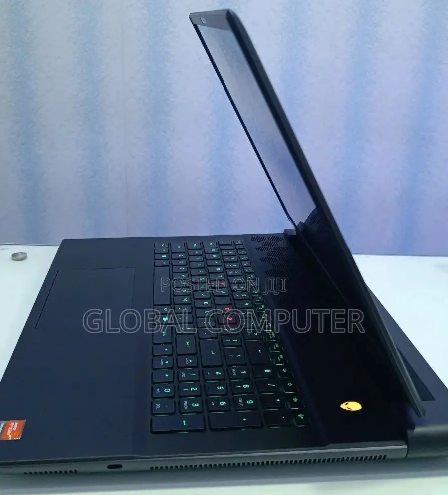 New Laptop Alienware M17x R2 32GB AMD Ryzen 9 SSD 1T