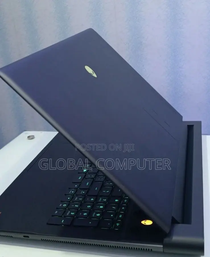 New Laptop Alienware M17x R2 32GB AMD Ryzen 9 SSD 1T