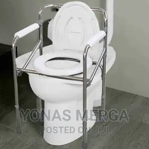 Commode Chair It Can Fit the Seat Raiser