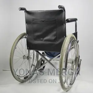 Commode Wheelchair Equipped With Plastic Toilet Shower Use