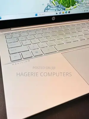 New Laptop HP Pavilion 10 16GB Intel Core I7 SSD 512GB
