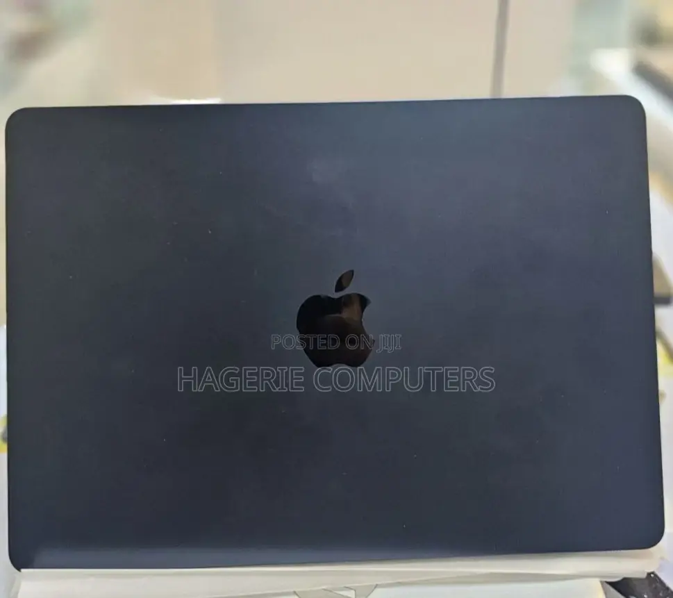 New Laptop Apple MacBook Air 2022 M2 8GB Apple M2 SSD 256GB
