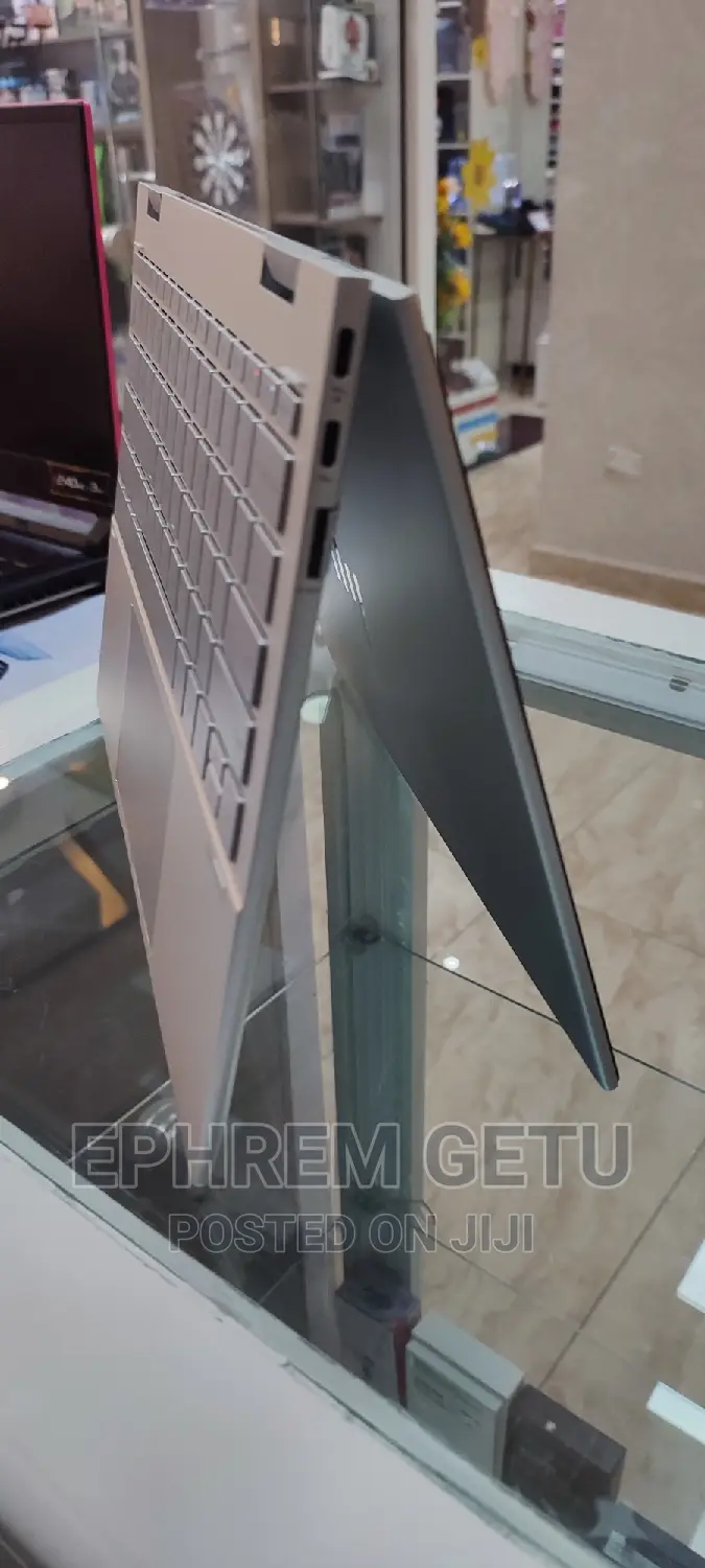 New Laptop HP Envy X360 8GB Intel Core I7 SSD 512GB