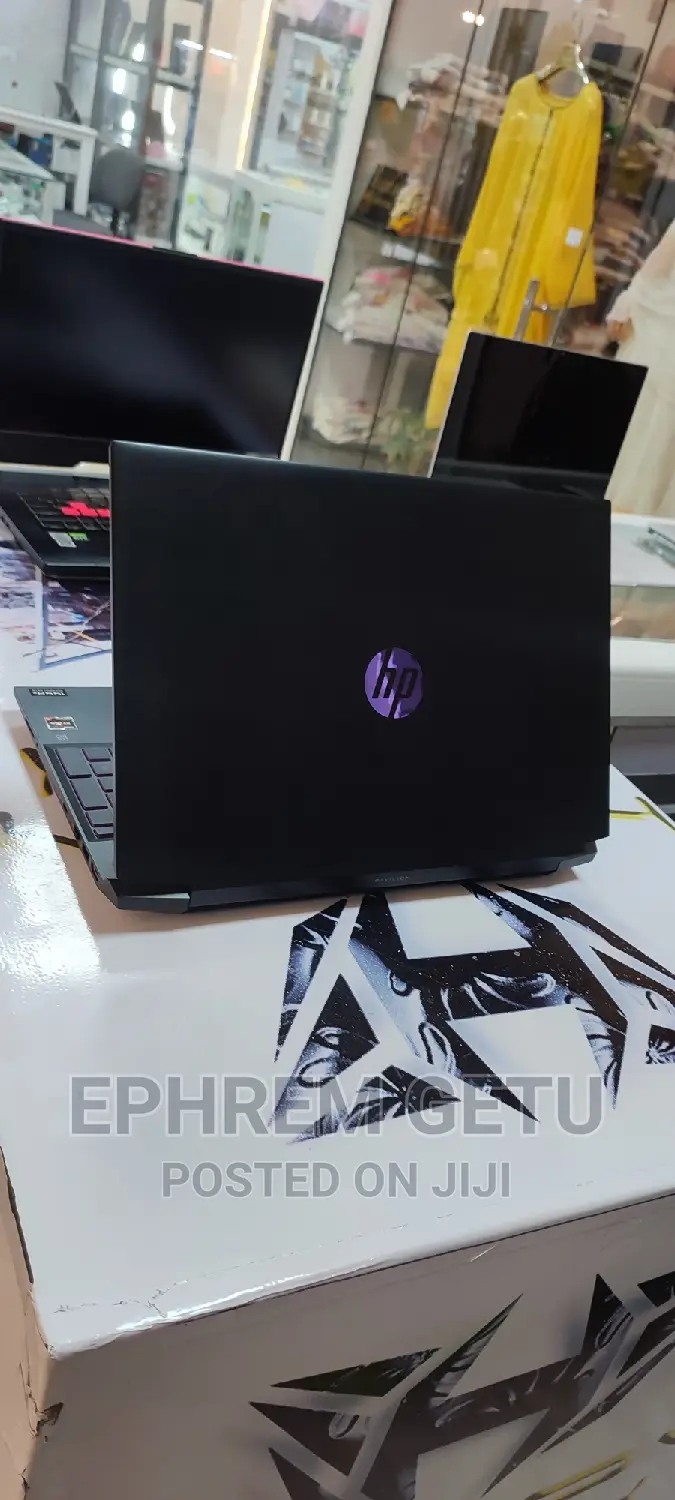 New Laptop HP Pavilion 15 8GB AMD Ryzen 5 SSD 512GB