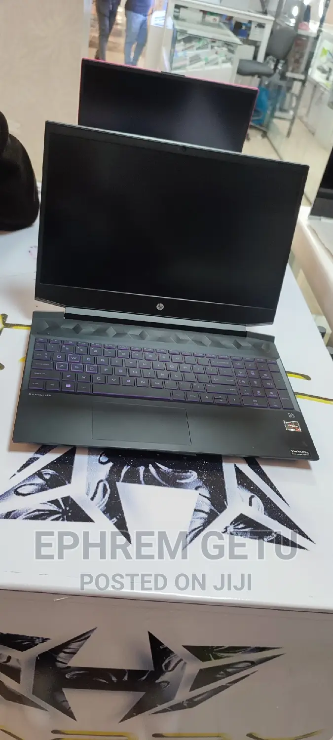 New Laptop HP Pavilion 15 8GB AMD Ryzen 5 SSD 512GB