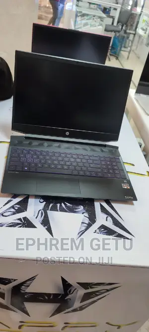 New Laptop HP Pavilion 15 8GB AMD Ryzen 5 SSD 512GB