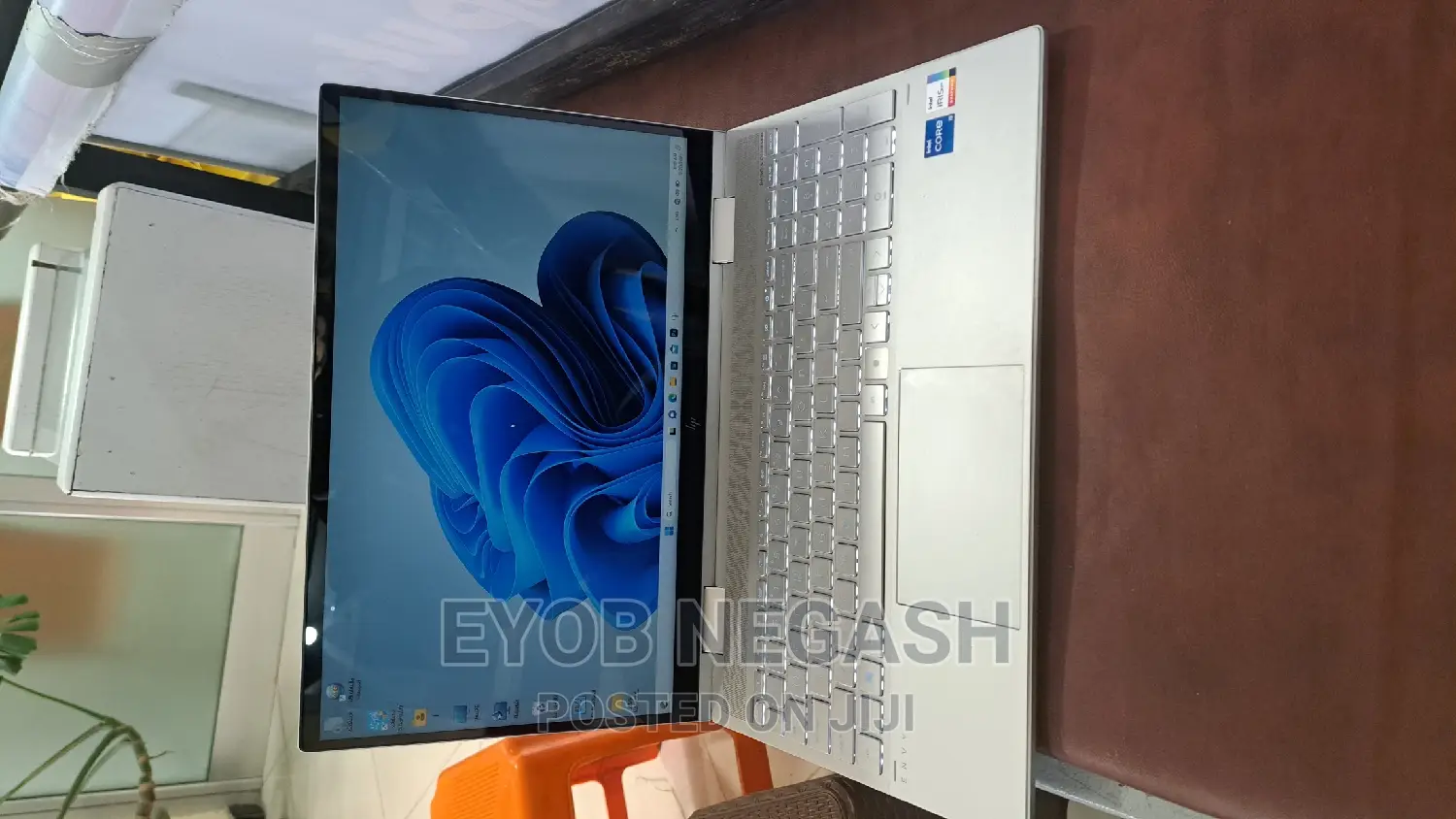 New Laptop HP Envy X360 8GB Intel Core I5 SSD 512GB