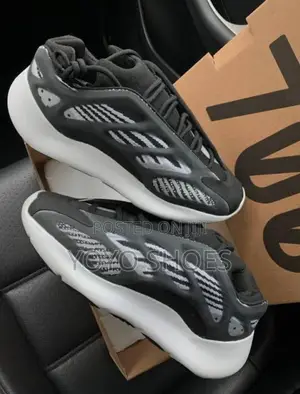 Adidas Yizziy