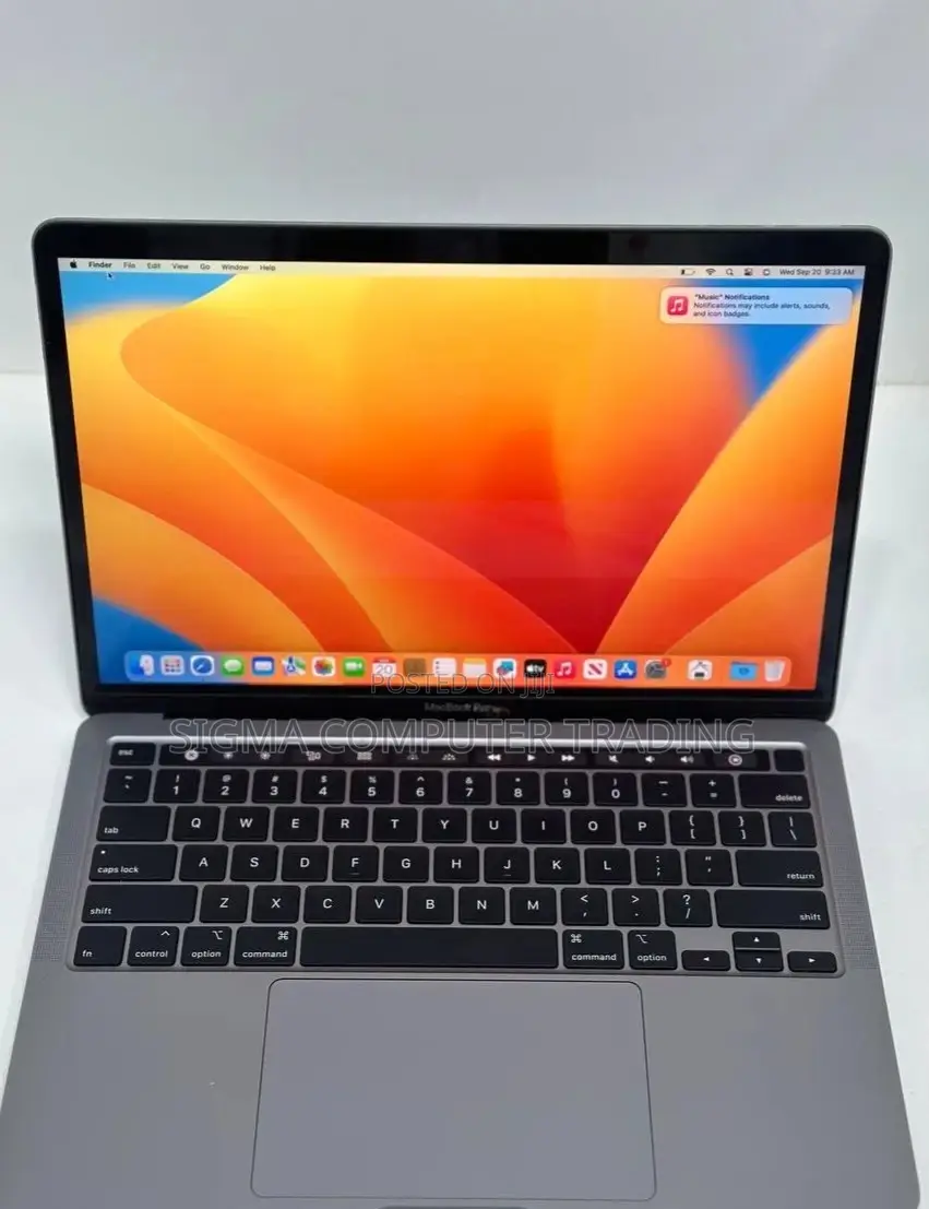 New Laptop Apple MacBook 2020 8GB Intel Core I5 SSD 256GB