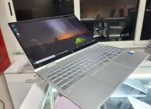 New Laptop HP Envy X360 8GB Intel Core I5 SSD 512GB