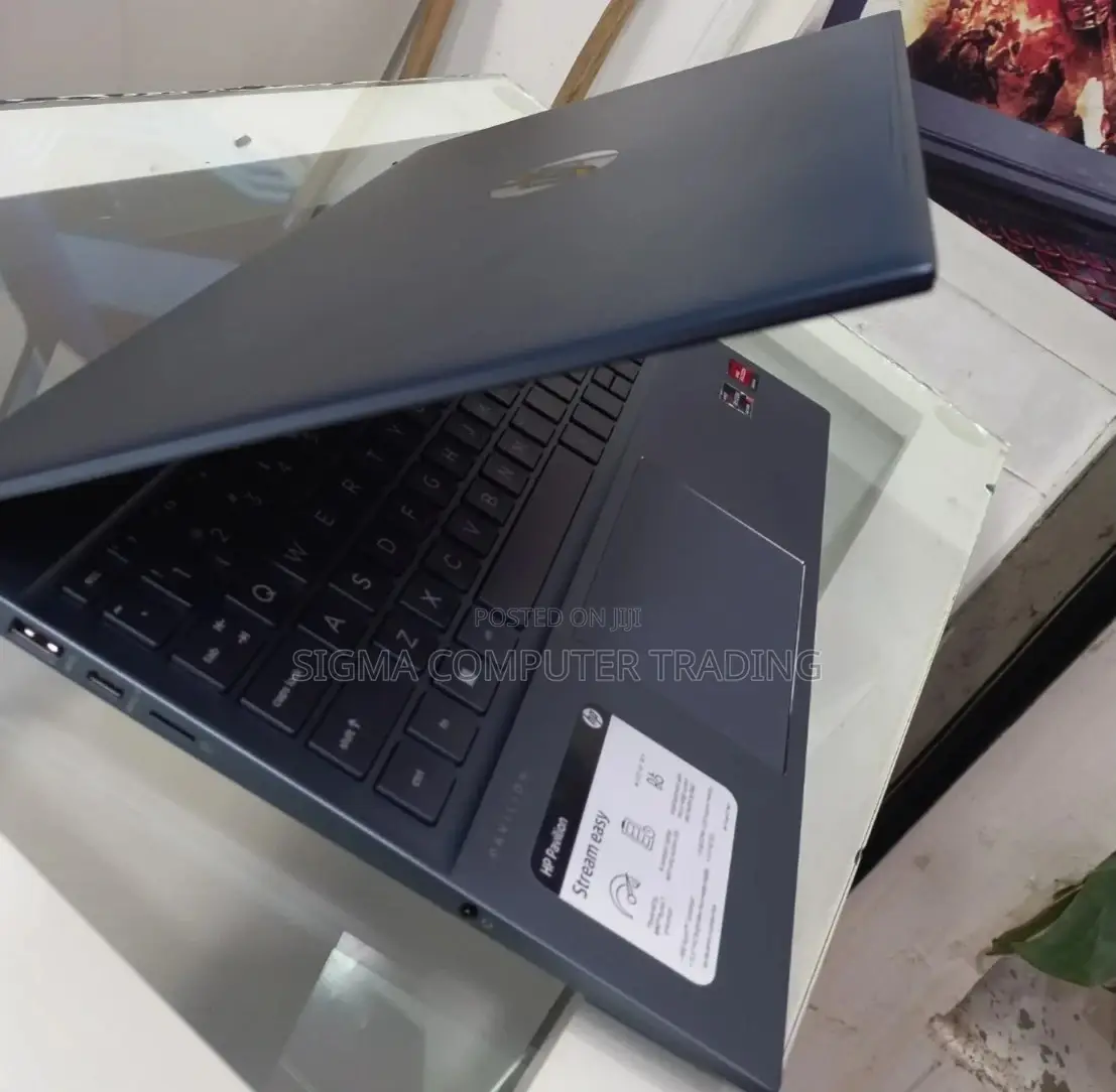 New Laptop HP Pavilion 15 8GB AMD Ryzen 7 SSD 512GB