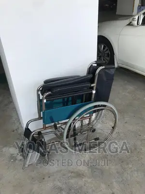 Armrests Supportive Footrests Help to Long Term Comfort