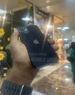 Photo - Apple iPhone 12 256 GB Black