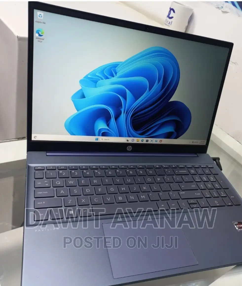 New Laptop HP 8GB AMD Ryzen 5 SSD 512GB