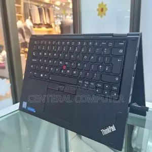 Photo - New Laptop Lenovo ThinkPad Yoga 370 8GB Intel Core I5 SSD 512GB