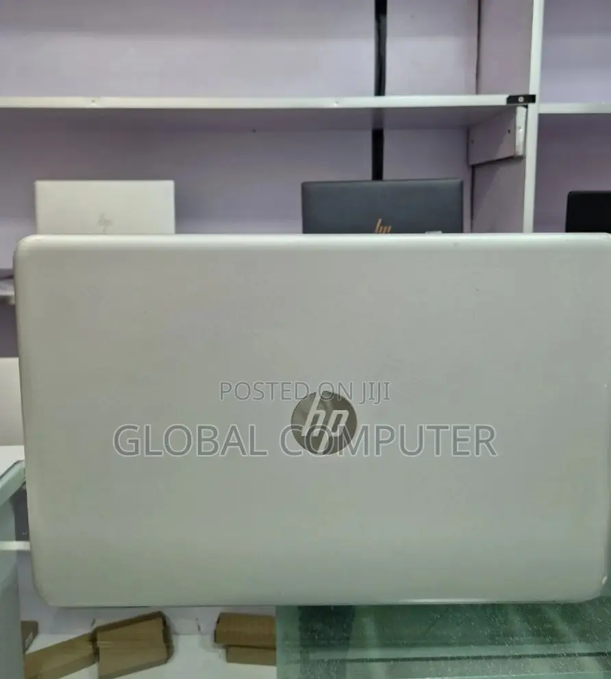 New Laptop HP Pavilion 10 8GB Intel Core I5 SSD 1T