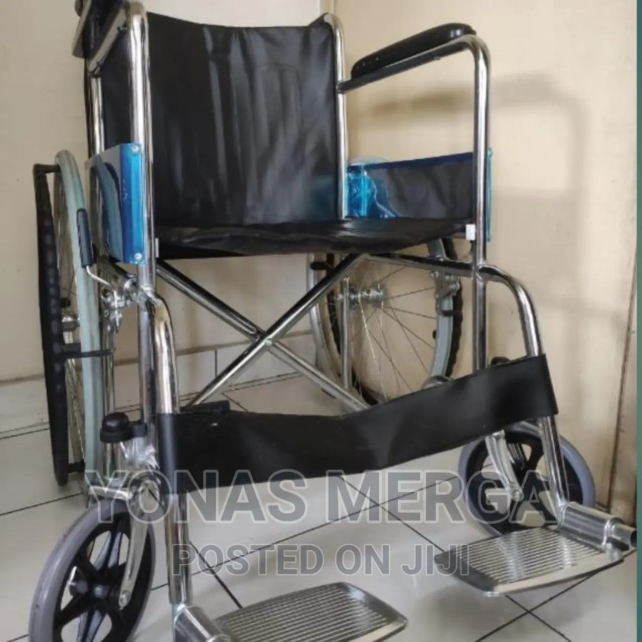 Wheel to Wheel Width in Oen Position : 26"(Inches)