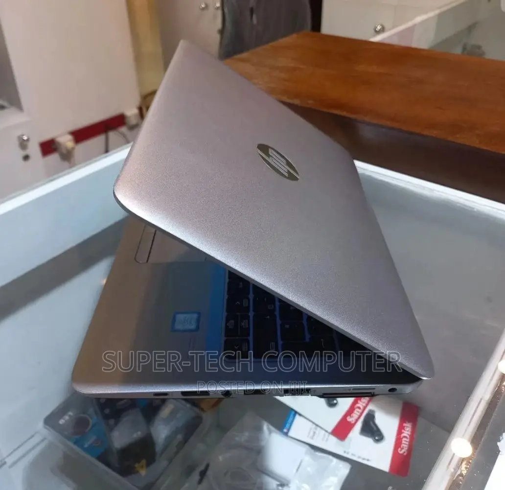 New Laptop HP EliteBook 820 G4 8GB Intel Core I5 SSD 256GB
