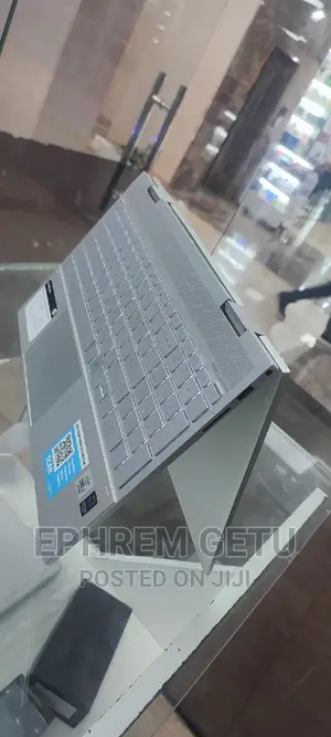 New Laptop HP Envy X360 8GB Intel Core I7 SSD 512GB