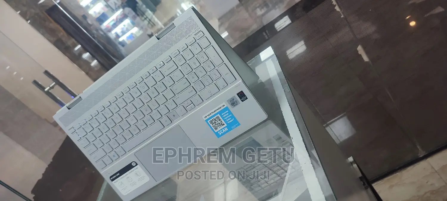 New Laptop HP Envy X360 8GB Intel Core I7 SSD 512GB